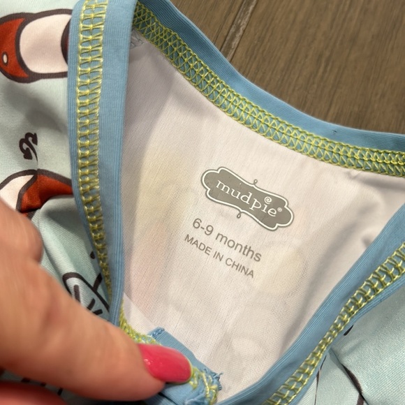 Mud Pie Fishing Lure Rashguard - Picture 4 of 5